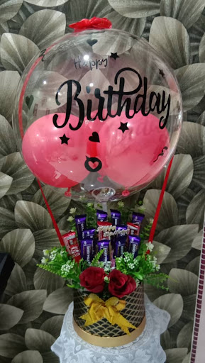 Golden Peacock Bouquet & Surprise Delivery