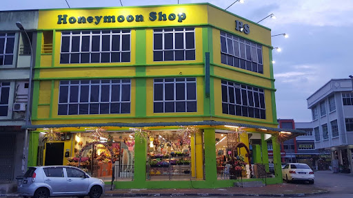 Honeymoon Shop