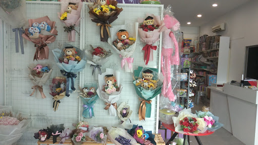 Happy Day Gift & Toys
